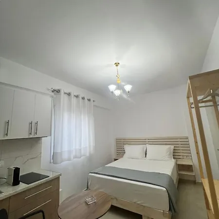Athina بيت ضيافة 3*