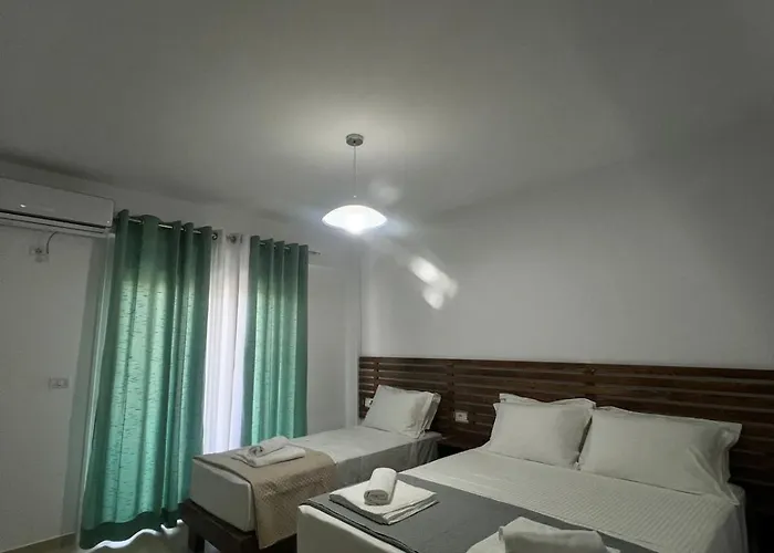 Athina بيت ضيافة هيماري